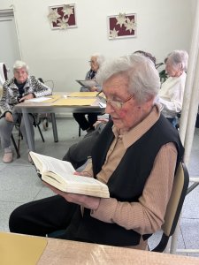 Služby Božie sú stredobodom duchovného života evanjelickej cirkvi. Sú pravidelným stretnutím veriacich, kde sa spoločne modlia, počúvajú Božie slovo, spievajú piesne a prijímajú sviatosti. Cieľom služieb Božích je oslava...<br /> Evanjelické služby Božie