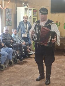 Koniec septembra 2025 nám zahral do tanca p. Paľko Majerík s p. Homolom