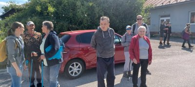 Pochod seniorov Lučatínskym chotárom